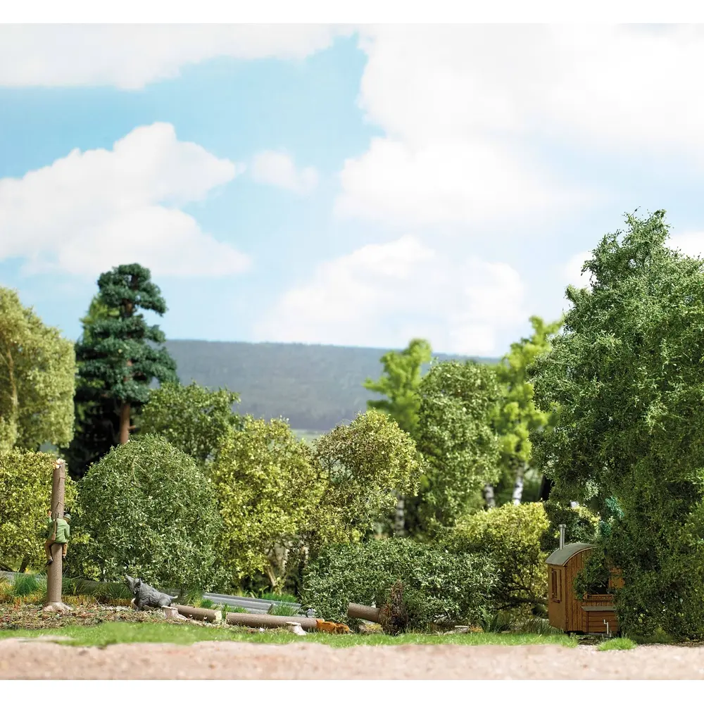 Arbre de saison estivale muni de feuilles vertes claires Busch 3581 - N / TT / Z - 2