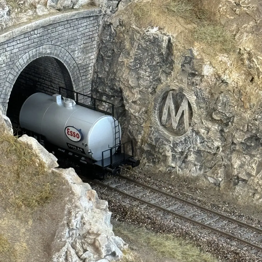 Wagon citerne ESSO - Brawa 50028 - HO 1/87 - DB - Ep III - 2R - 6