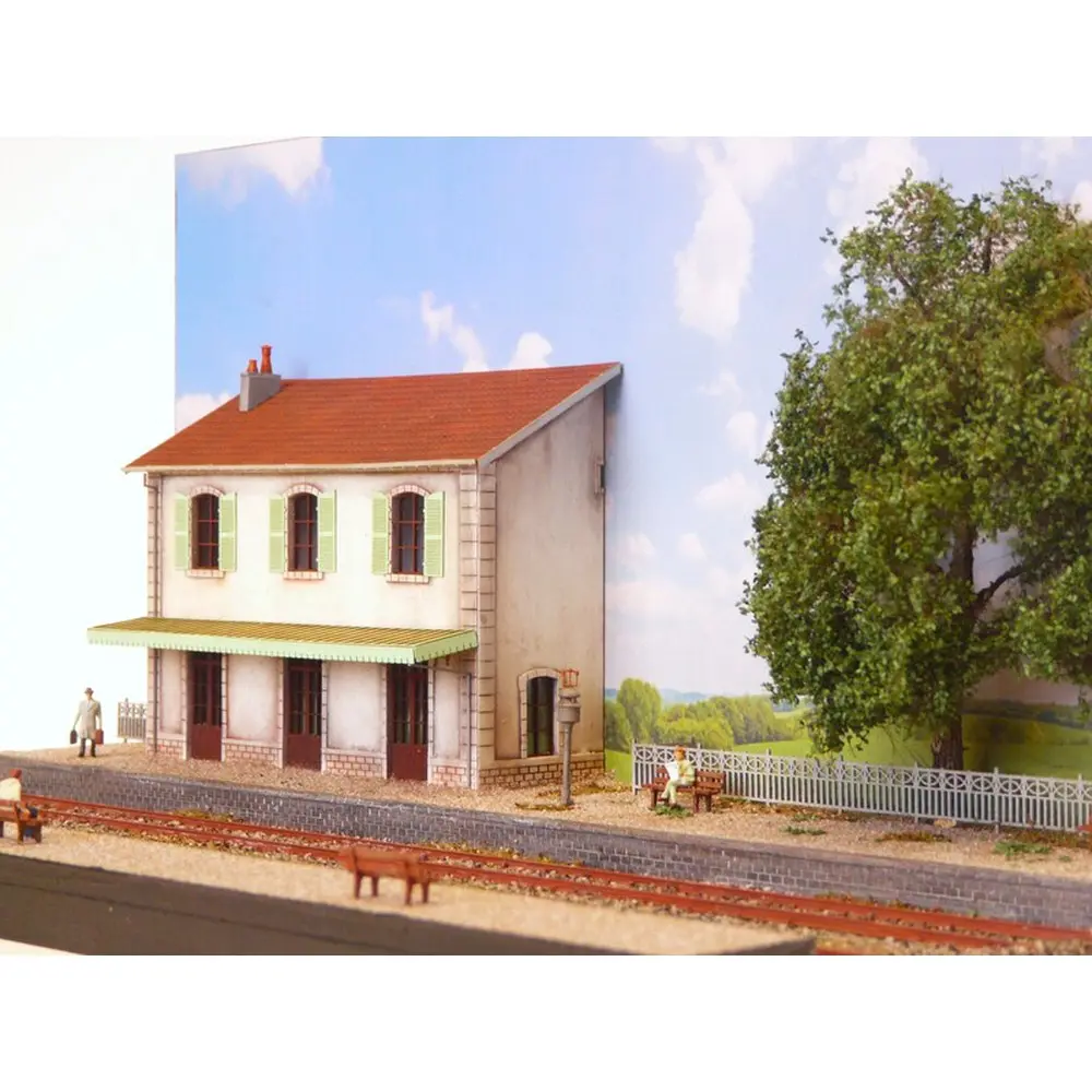 Diorama demi-gare PLM avec deux voies - Bois Modélisme 120001 - HO 1/87 - 7