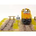 Pancarte "GARE" à proximité BOISMODELISME 115026 - HO 1/87 - SNCF - 2