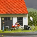 Scénette "Femme sur moto" - Busch 79811 - HO 1/87 - 2