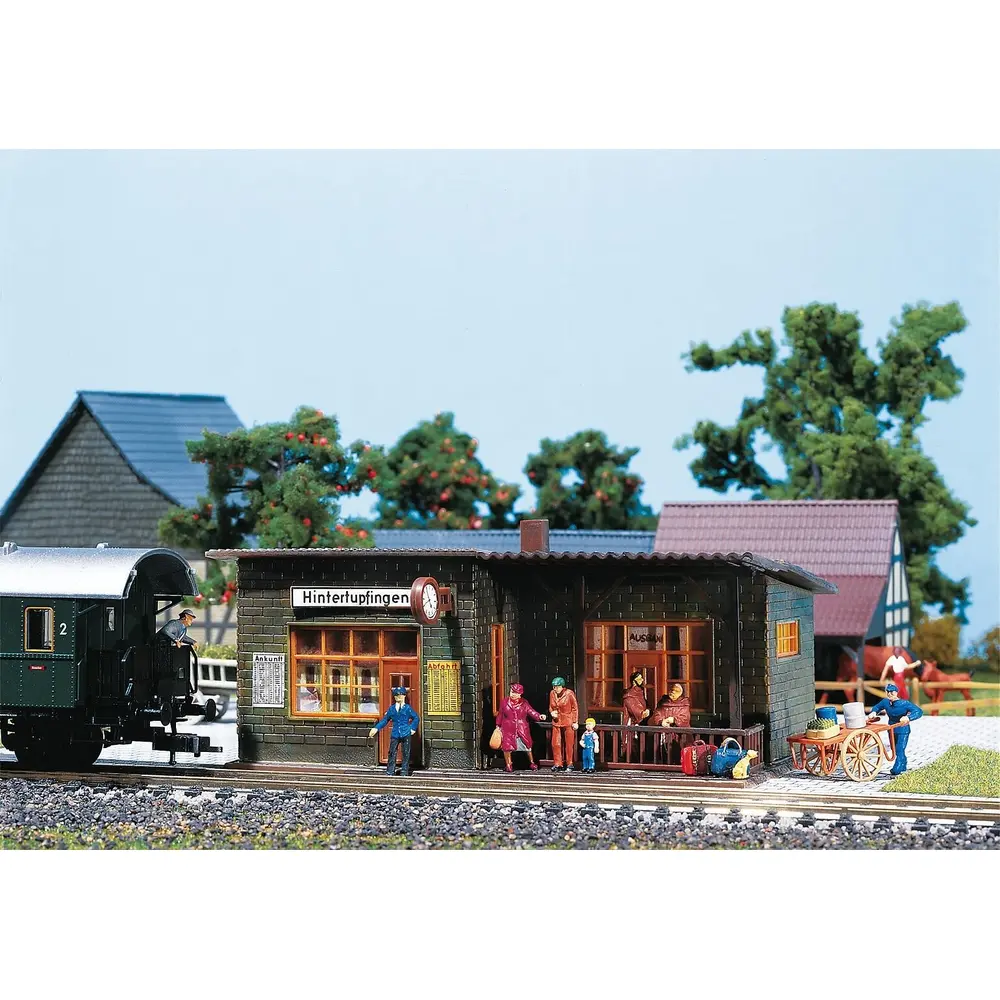 Petit Arrêt de Hintertupfingen - FALLER 110091 - HO 1/87 - EP II - 121 x 78 x 49 mm - Facile à monter - 3