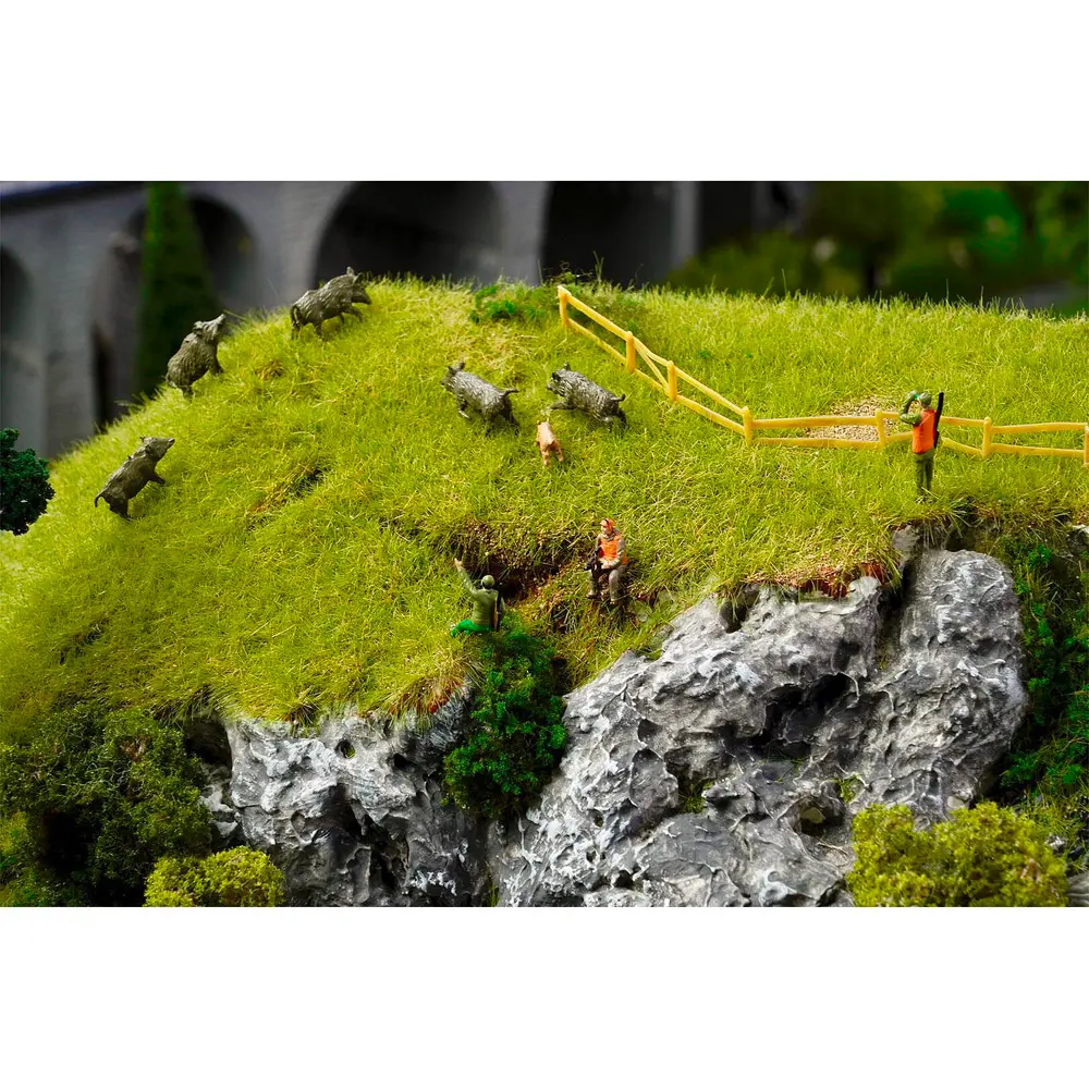 9 figurines - Chasseurs et sangliers - Faller 151701 - HO 1/87 - 4