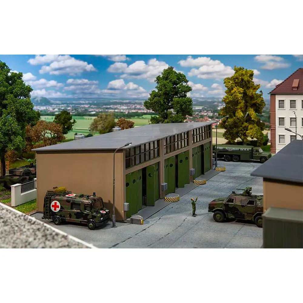Petit hall de réparation militaire FALLER 144106 - HO 1/87 - EP V - 3