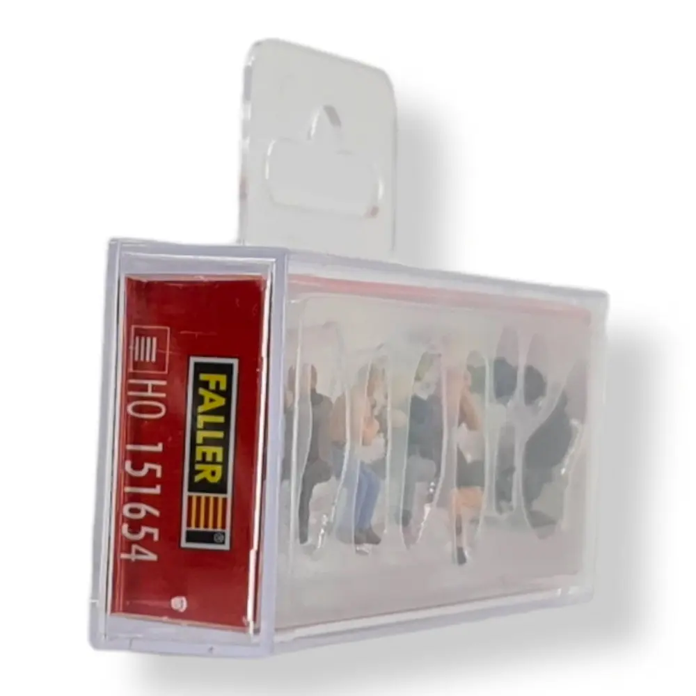 4 figurines "Au studio de tatouage" et accessoires FALLER 151654 - HO 1/87  - 2