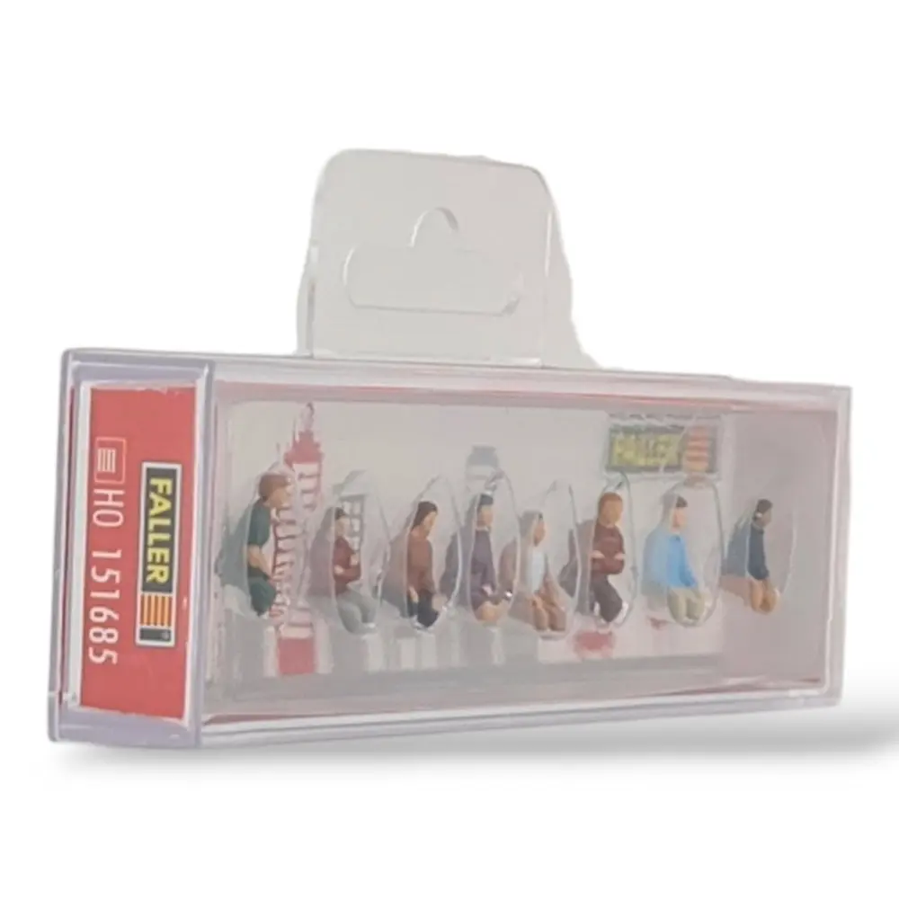 8 Figurines - Personnages assis sans jambe - Faller 151685 - HO 1/87 - 2