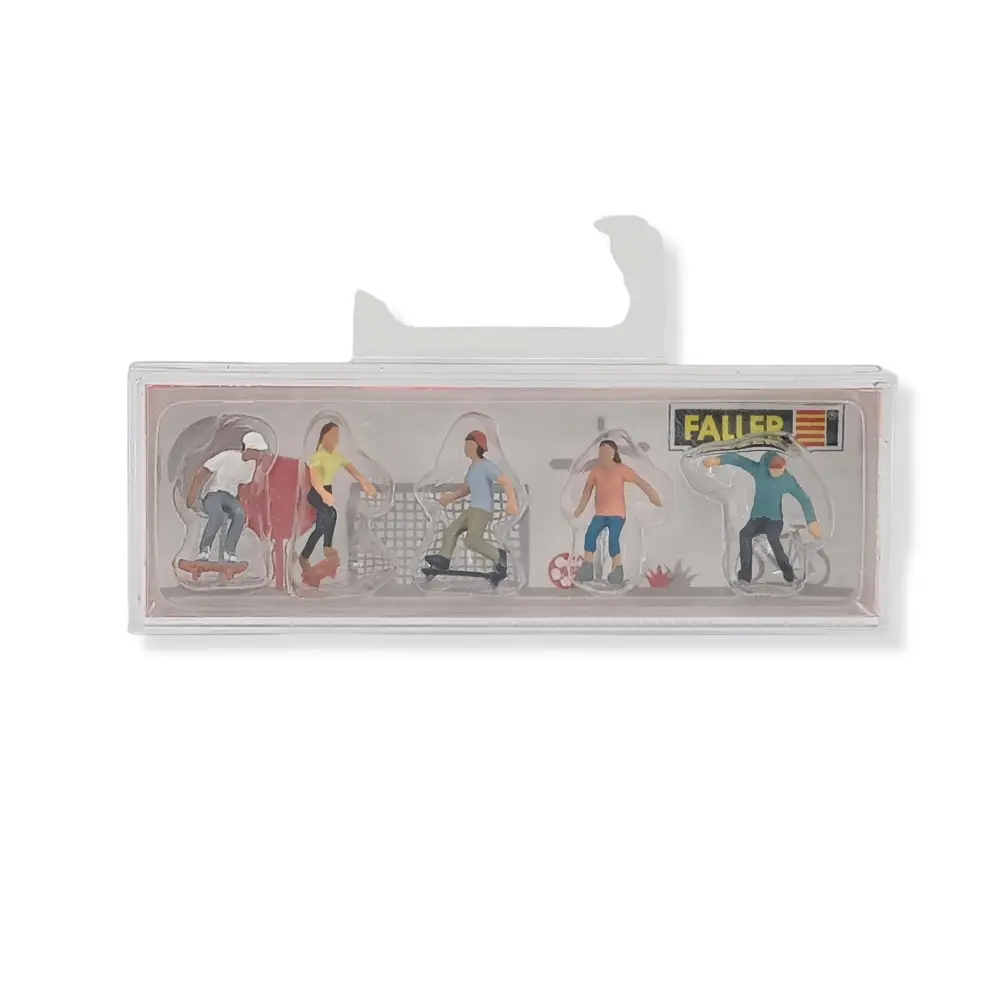 Lot de 5 personnages en skate et en patins Faller 151652 - HO : 1/87 - 2