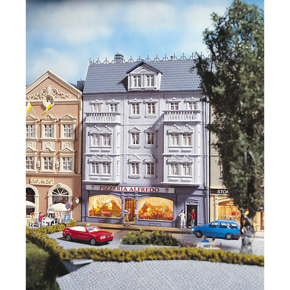 Immeuble avec Pizzeria Alfredo au rez-de-chaussée - FALLER 130446 - HO 1/87 - 3