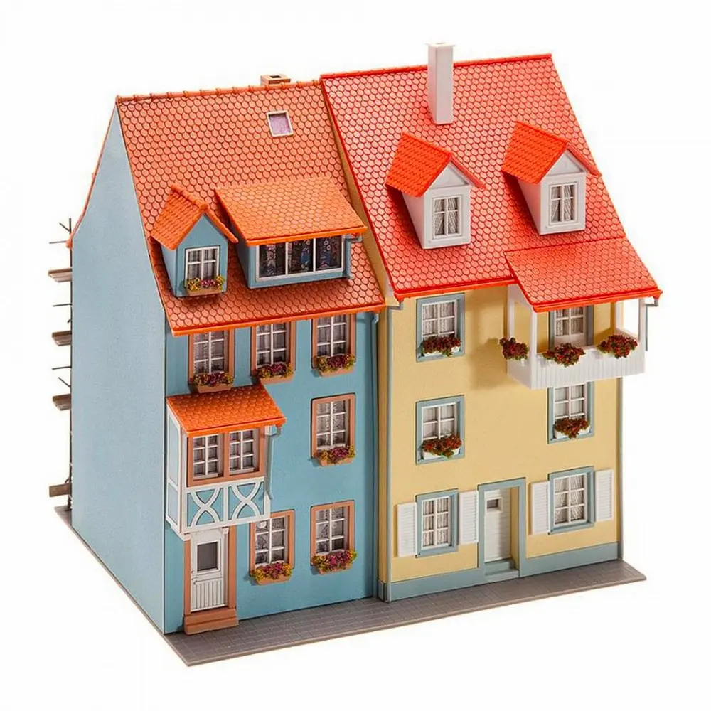 2 petites maisons de ville avec échafaudages - FALLER 130494 - HO 1/87 - EP V - 2