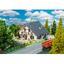 Maison individuelle rénovée crépis blanc et toit anthracite HO 1/87 - 3