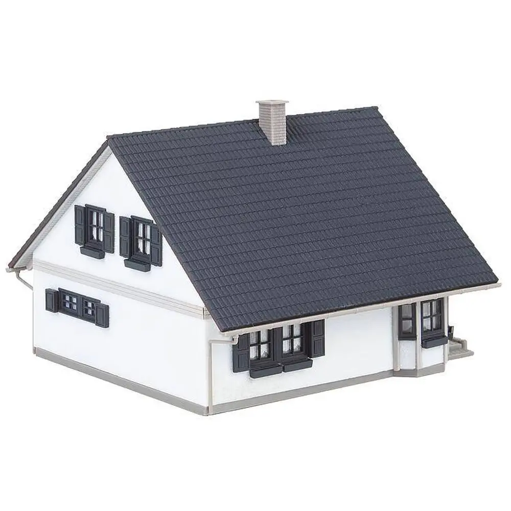 Maison individuelle rénovée crépis blanc et toit anthracite HO 1/87 - 2