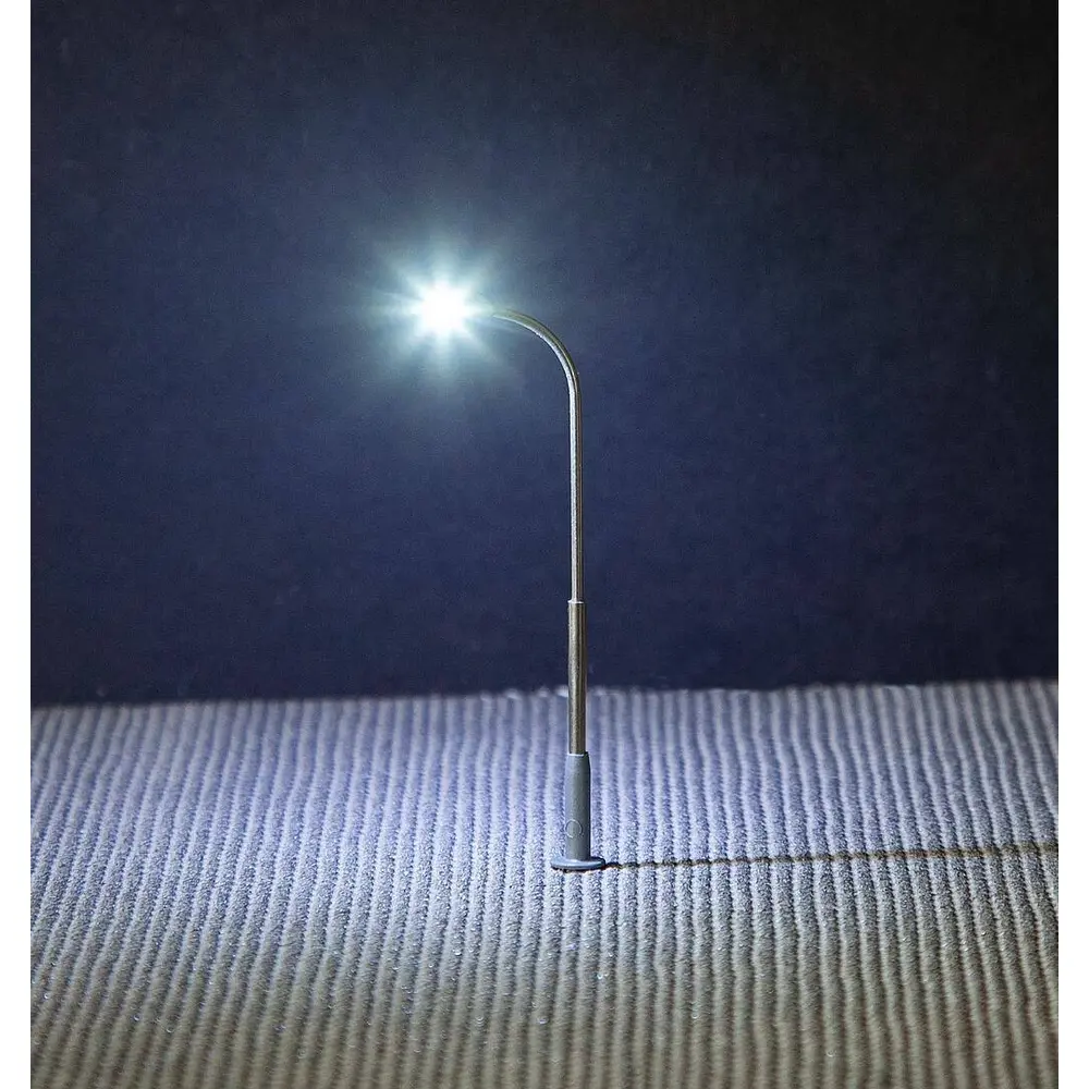 Lampadaire LED FALLER 272220 - N 1/160 - hauteur 65 mm - 12 volts - 2