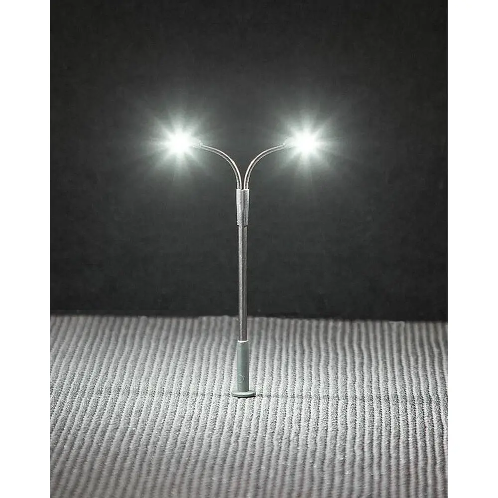 Set de 3 lampadaires doubles moderne avec LED - N 1/160 - Faller 272121 - 2