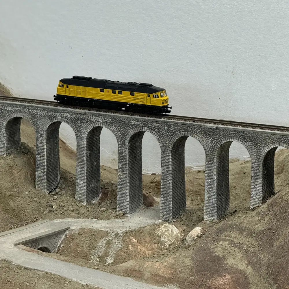 Locomotive diesel 233 493-6 - Arnold HN2601 - N 1/160 - DB - Ep IV - Analogique - 2R - 7