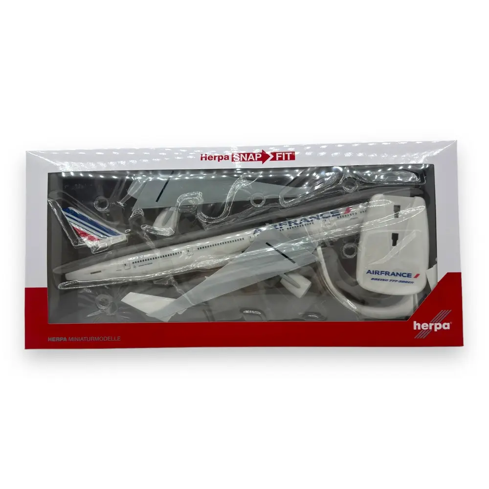 Boeing 777-300ER Air France, F-GSQJ “Strasbourg” - Herpa 613491 - 1/200 - 5