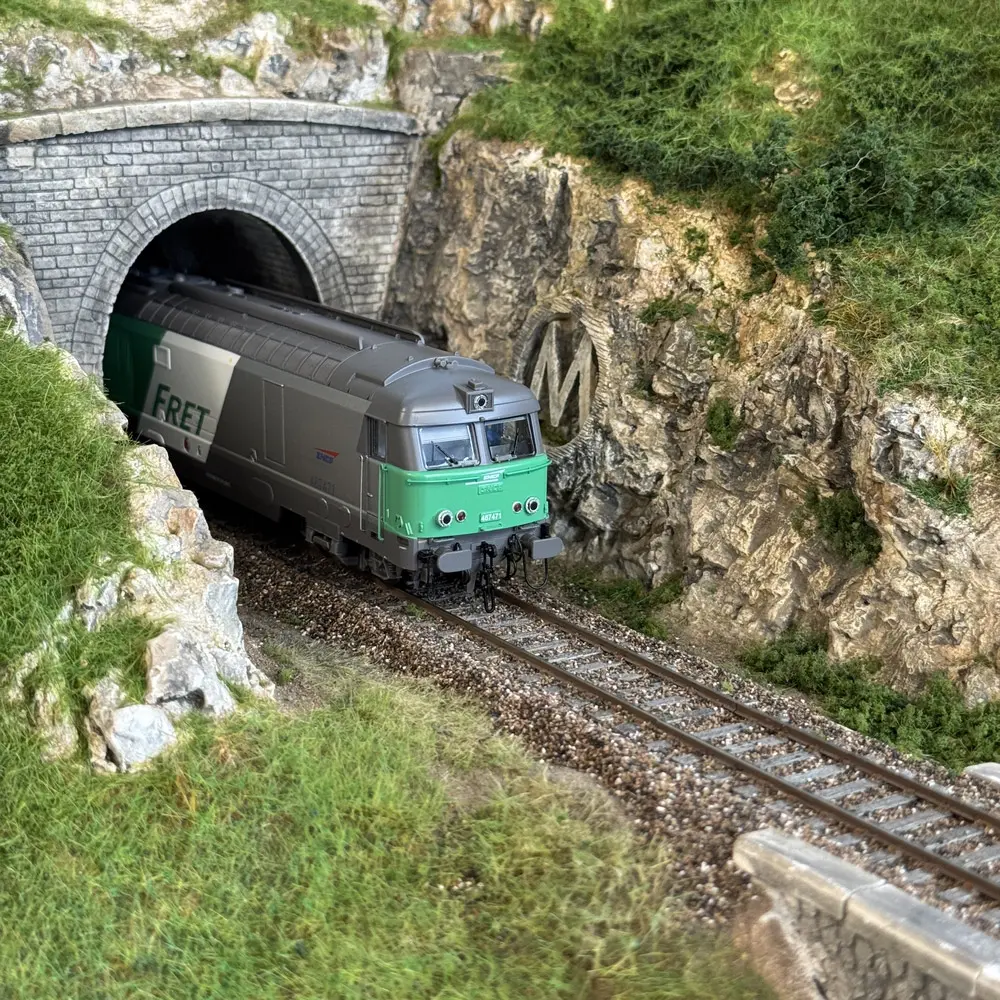 Locomotive Diesel BB467505 "FRET" - JOUEF HJ2342S - SNCF - HO 1/87 - EP VI - 2R -DCC SON - 6