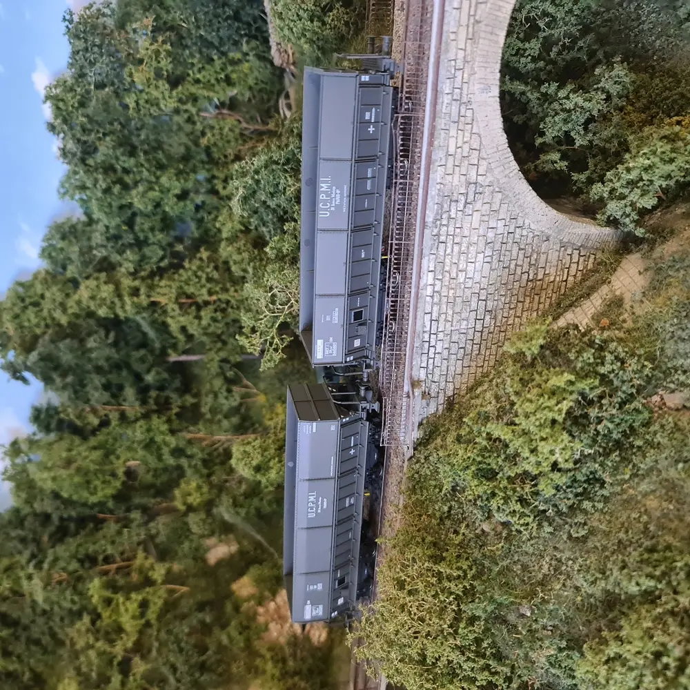 Set de 2 wagons trémies "U.C.P.M.I." - LS Models 31107 - HO : 1/87 - SNCF - EP V - 5