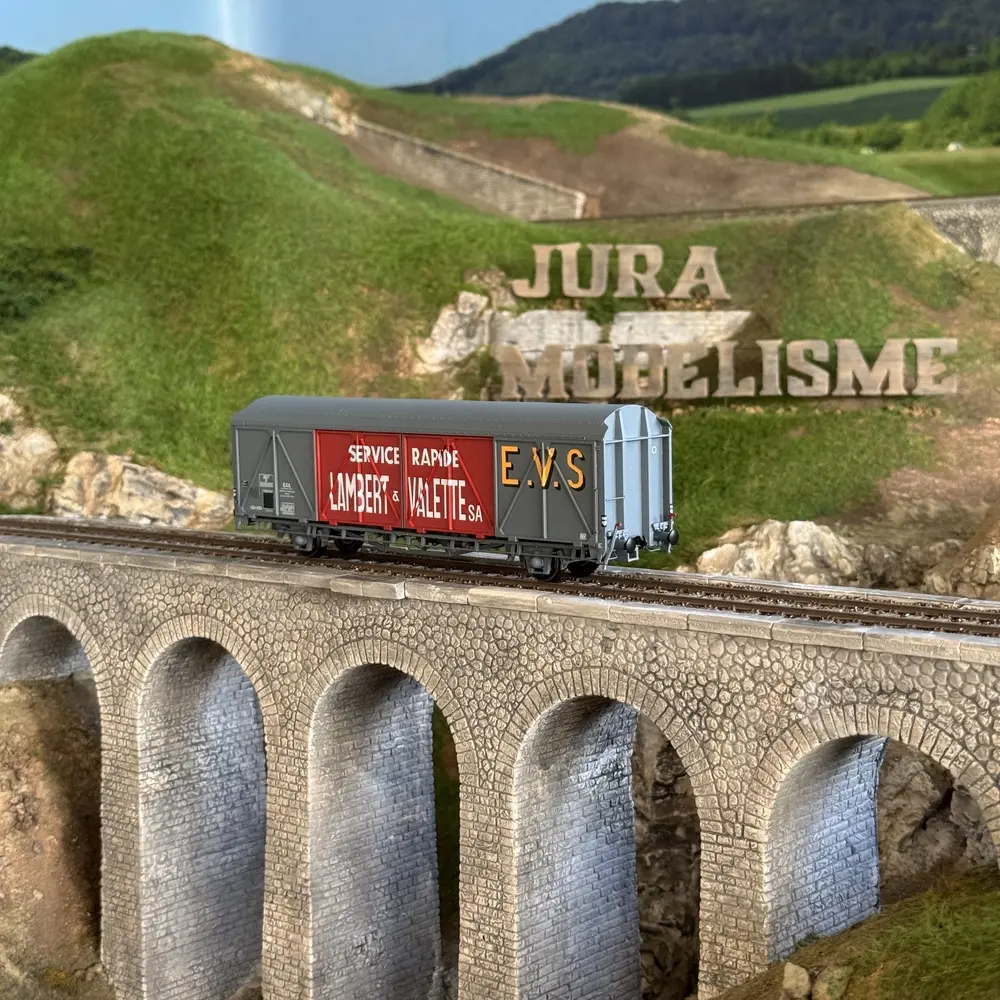 Wagon couvert EVS, IK toit haut, gris/rouge, parois renforcées "LAMBERT & VALETTE" - LS Models 30688 - HO 1/87 - SNCF - Ep III - 2R - 5