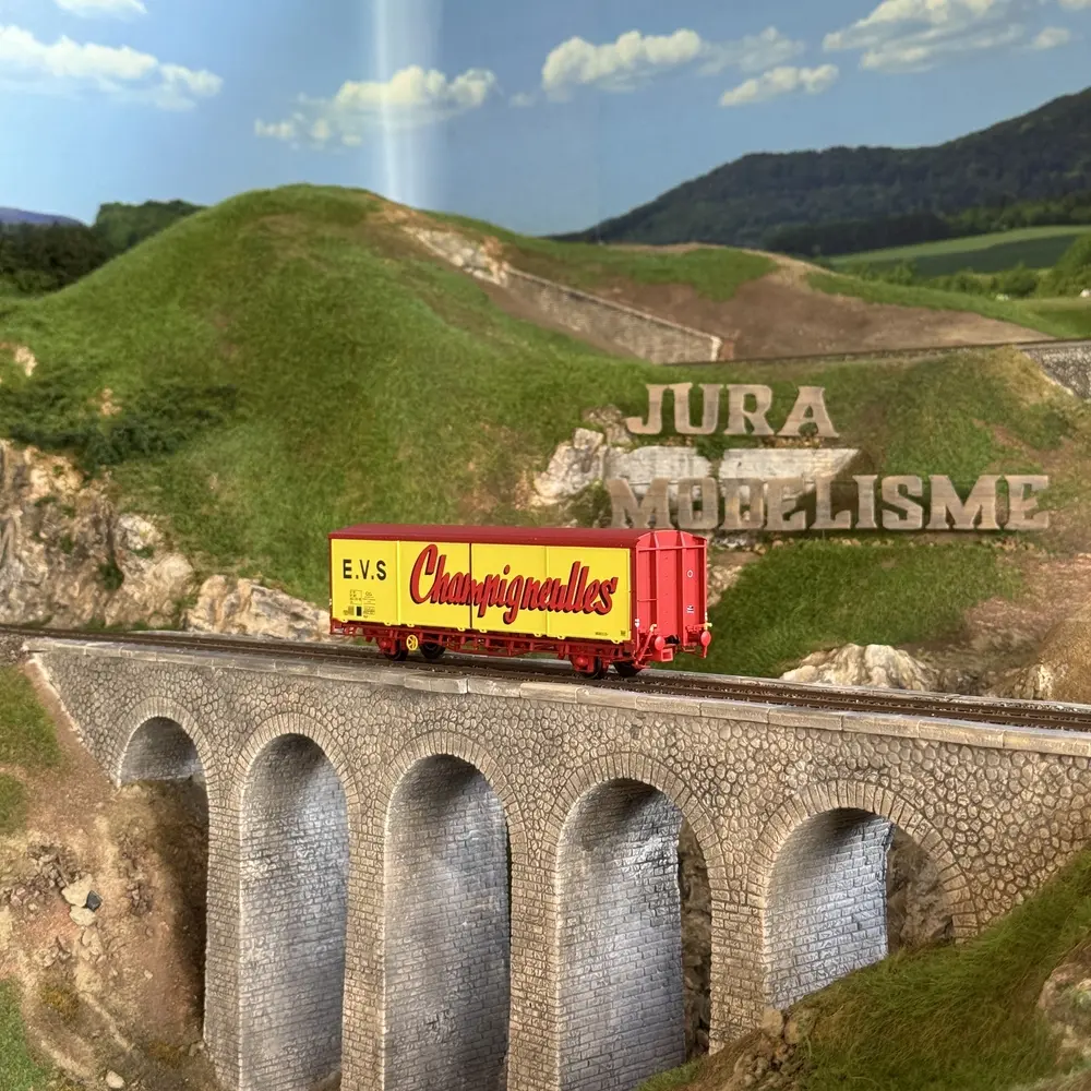 Wagon couvert EVS Hs, jaune/rouge, parois planes "CHAMPIGNEULLES" - LS Models 30689 - HO 1/87 - SNCF - Ep IV - 2R - 5