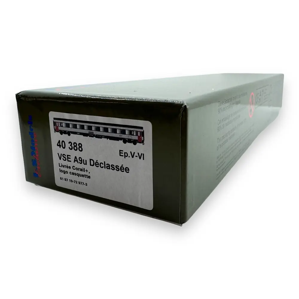 Voiture voyageurs VSE A9u déclassée, livrée corail, logo casquette - LS Models 40388 - HO 1/87 - SNCF - Ep V-VI - 2R - 4