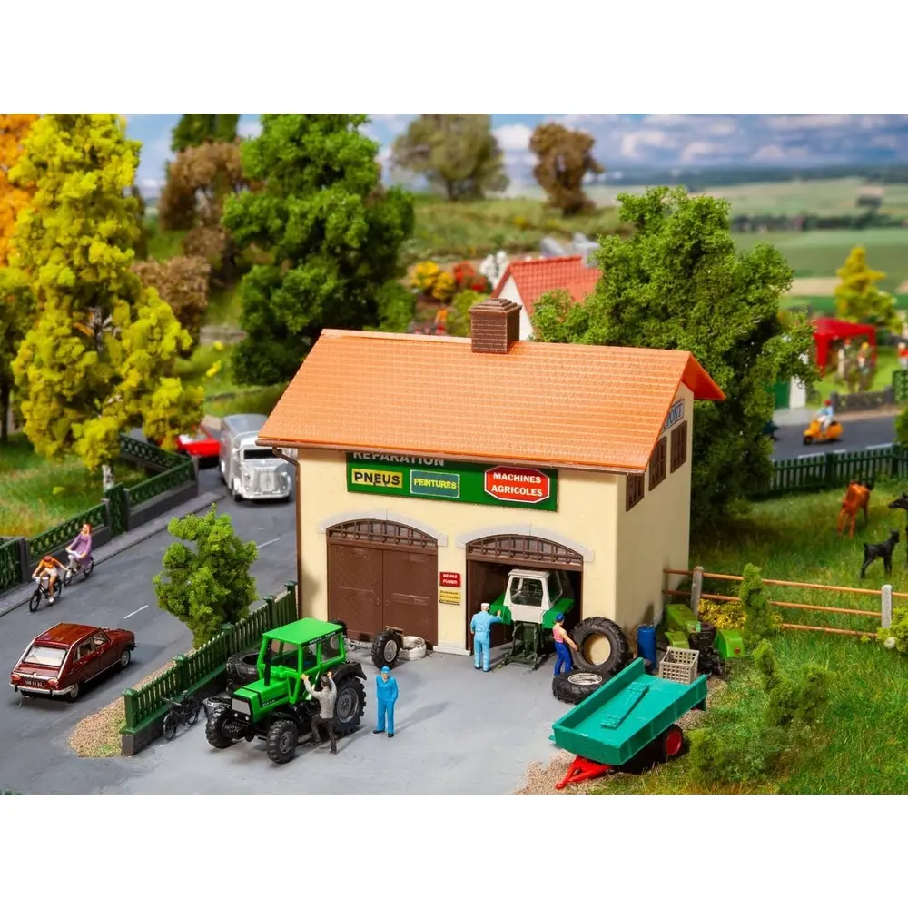 Réparateur d'engins agricoles MKD 2021 - HO 1/87 - 100 x 90 x 80 mm - 3