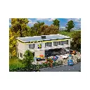 Garage Peugeot avec vitrine MKD 2024 - HO 1/87 - 215 x 80 x 98 mm - 3