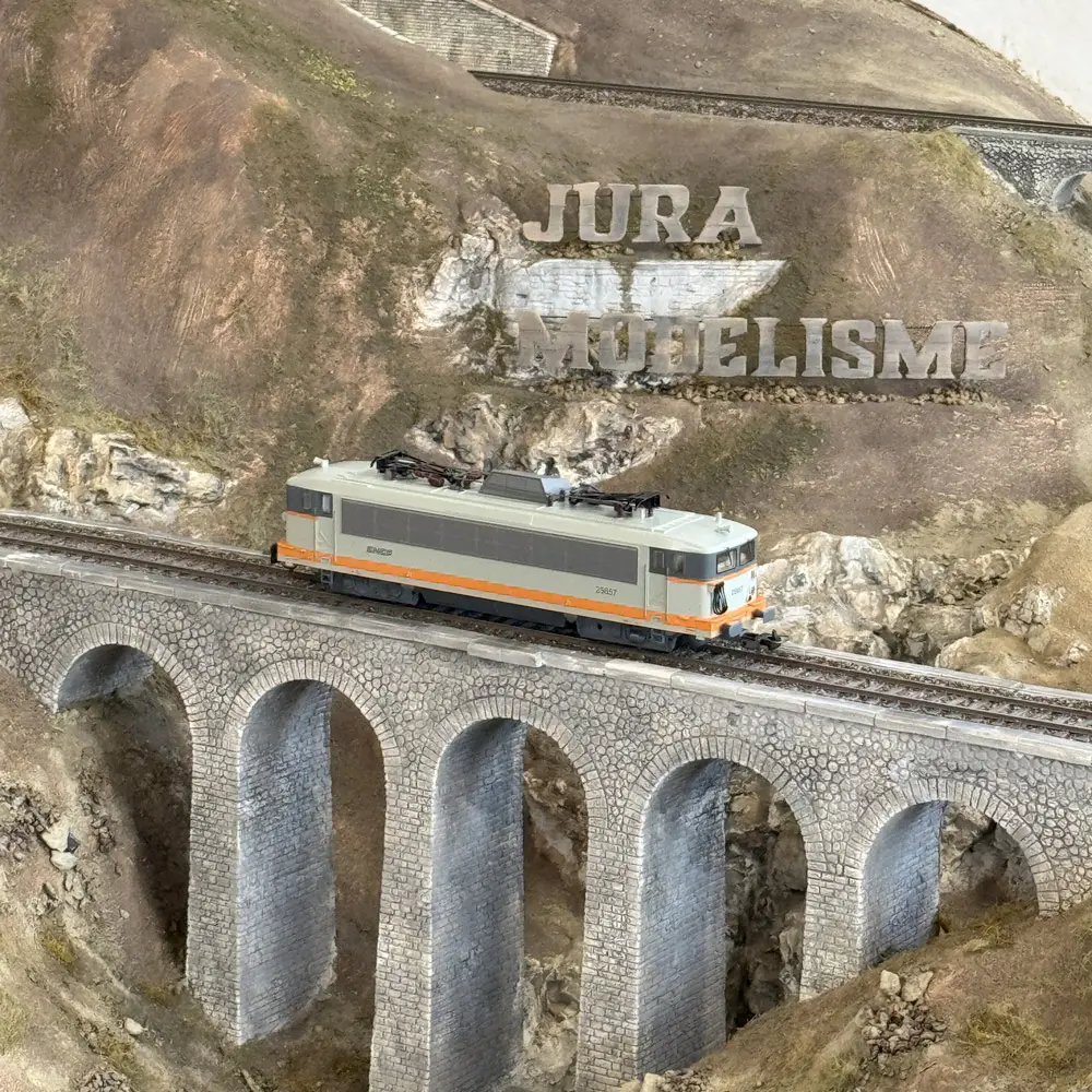 Locomotive électrique BB 25657 livrée béton - Piko 96539 - HO 1/87 - SNCF - Ep IV - Analogique - 2R - 5