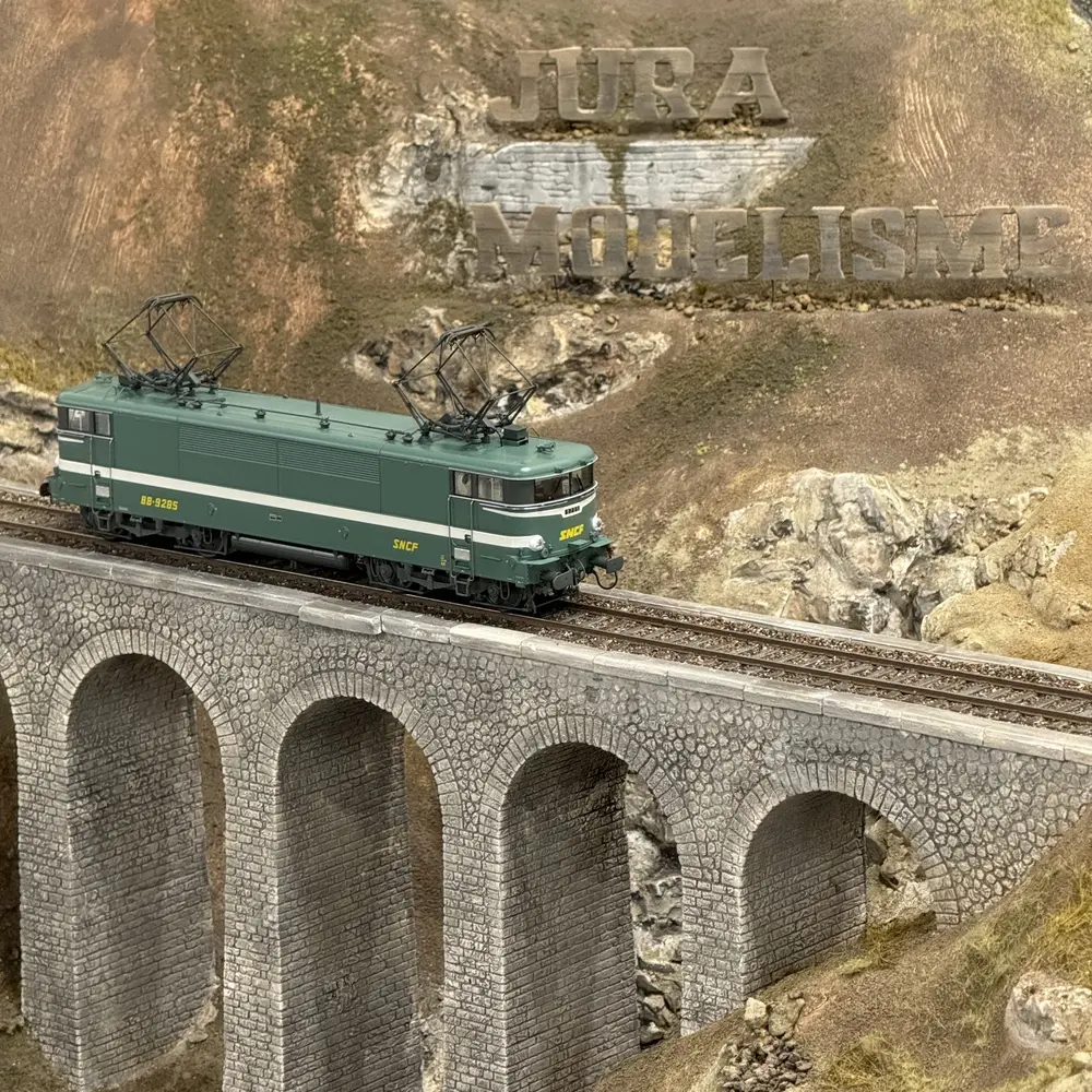 Locomotive électrique BB 9285 - REE Modèles MB086 - HO : 1/87 - SNCF - EP IV / V - 5