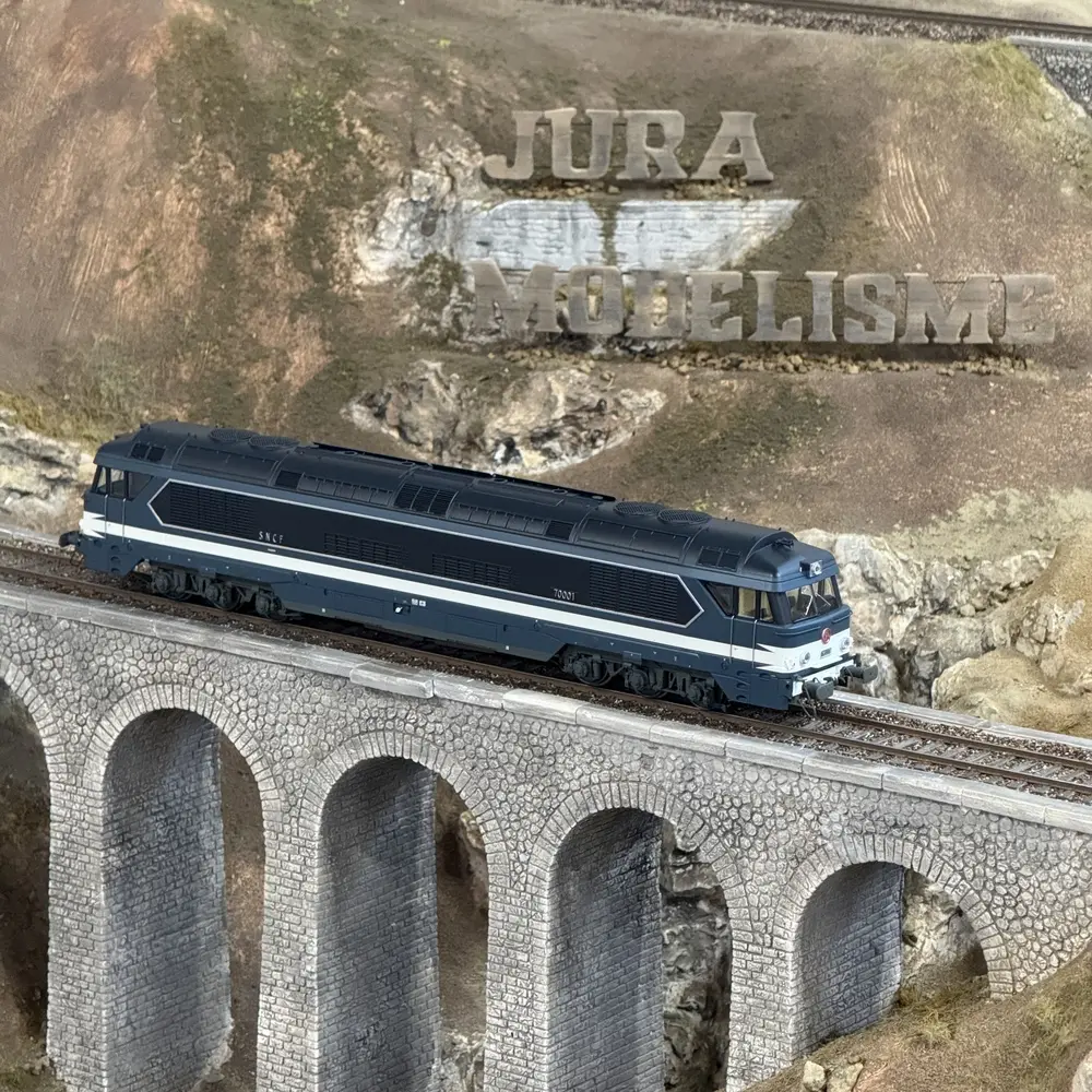Locomotive diesel CC 70001 - Ree Modèles CC70001SAC - HO 1/87 - SNCF - Ep III - Digital sound fumigène - 3R - 16
