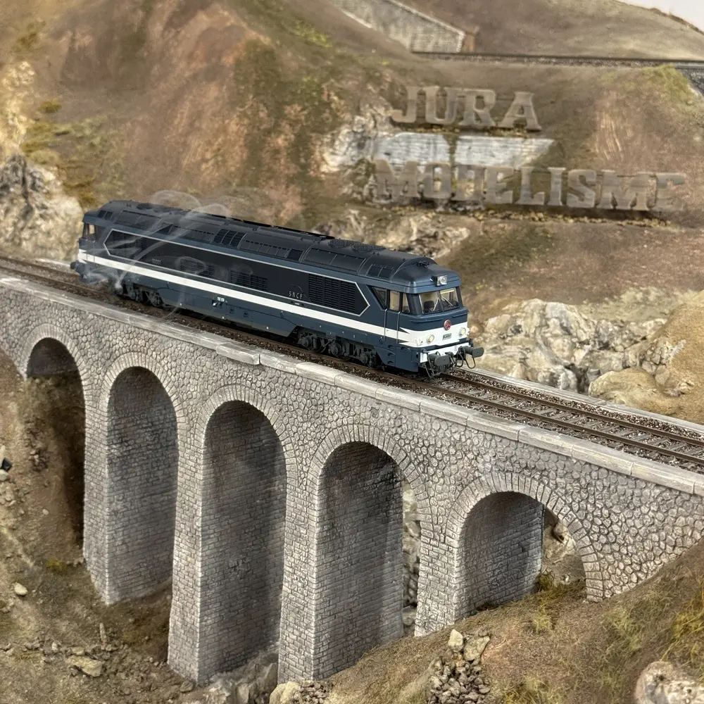 Locomotive diesel CC 70001 - Ree Modèles CC70001SAC - HO 1/87 - SNCF - Ep III - Digital sound fumigène - 3R - 7