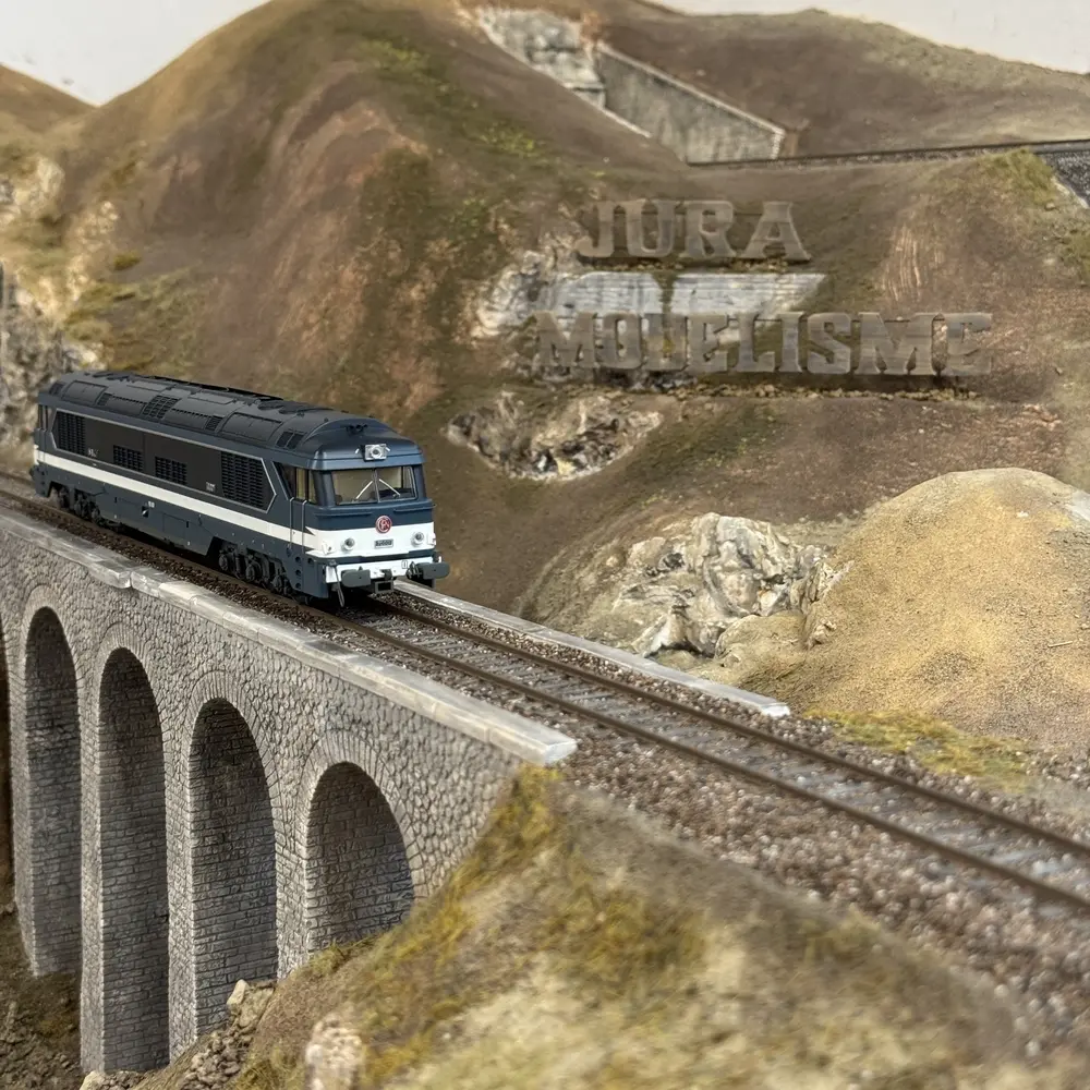 Locomotive diesel CC 70001 - Ree Modèles CC70001 - HO 1/87 - SNCF - Ep III - Analogique - 2R - 10