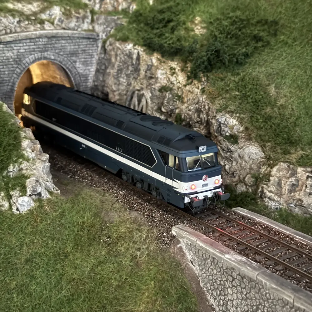 Locomotive diesel CC 70002 - Ree Modèles CC70002SAC - HO 1/87 - SNCF - Ep III - Digital sound + fumée - 3R - 9