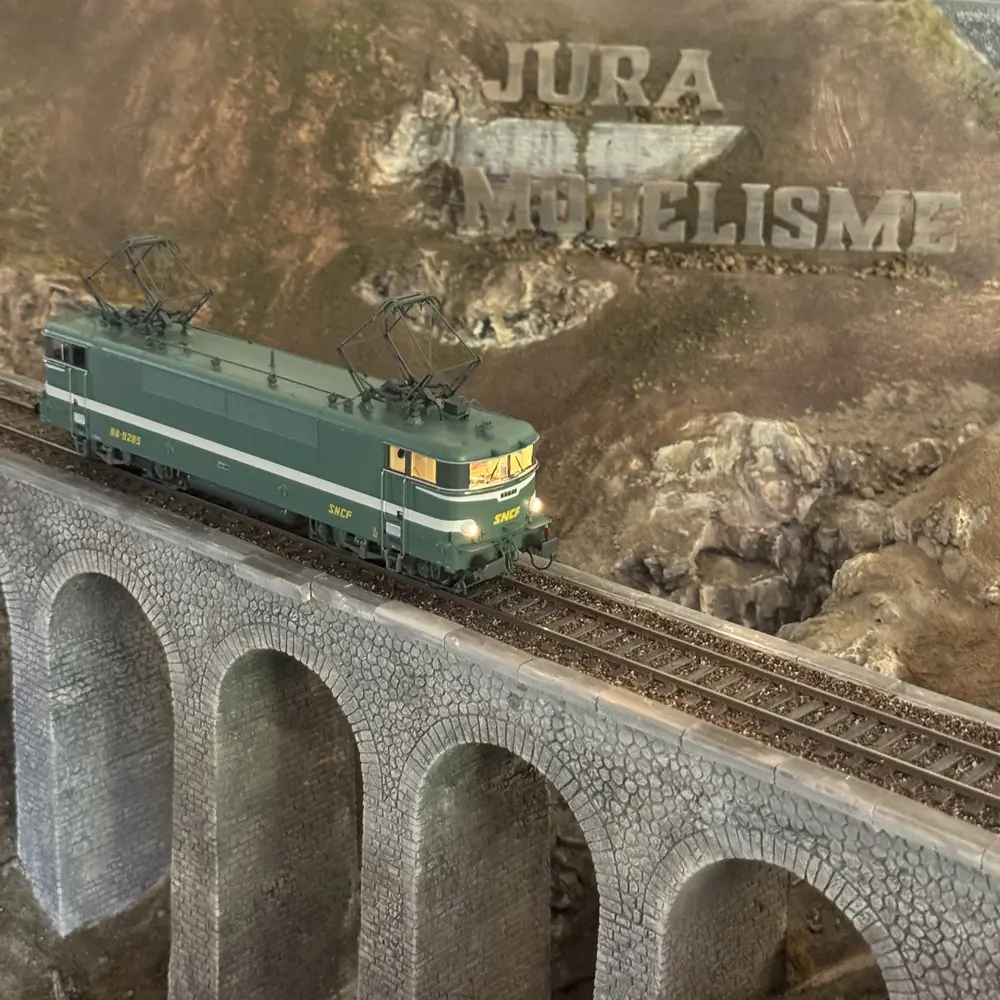 Locomotive électrique BB 9285 - REE Modèles MB086S - HO : 1/87 - SNCF - EP IV / V - 6