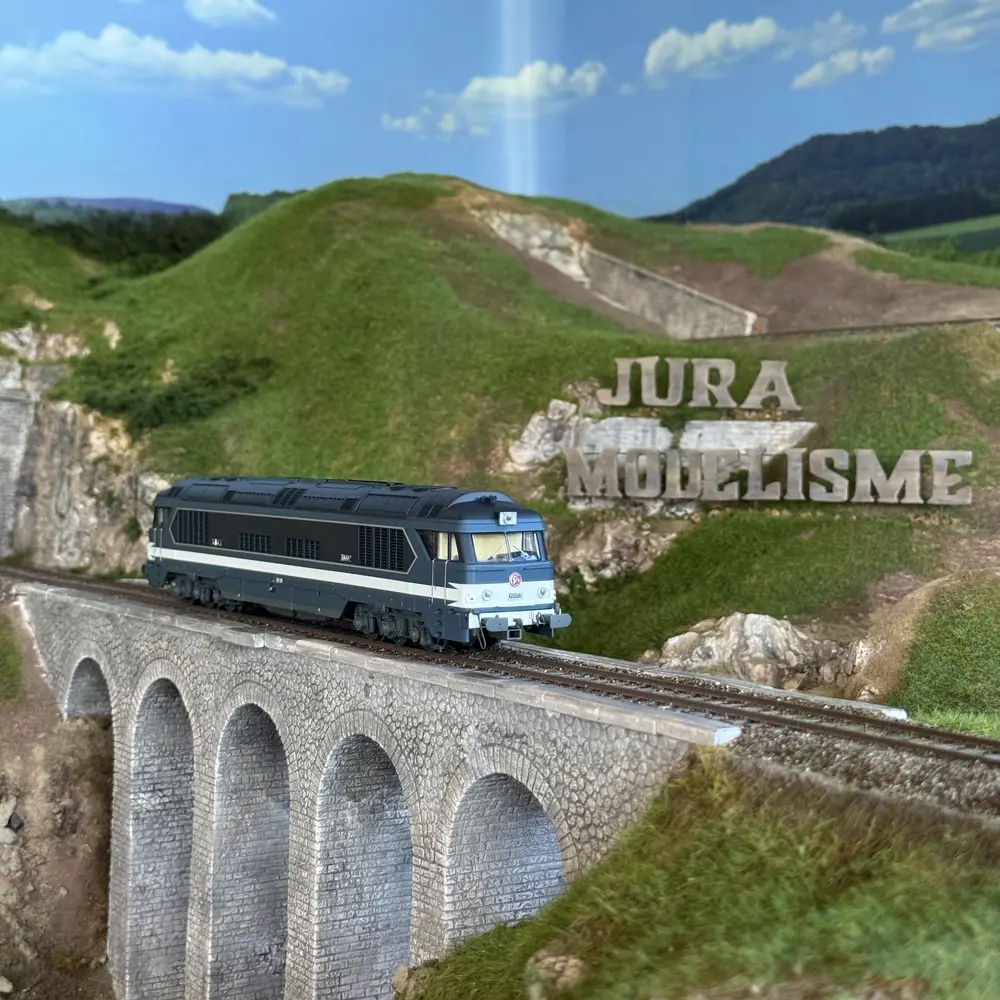 Locomotive diesel CC 70002 - Ree Modèles CC70002 - HO 1/87 - SNCF - Ep III - Analogique - 2R - 4