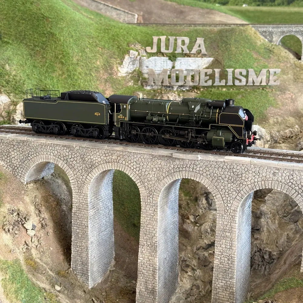 Locomotive à vapeur 2-150 B 8 avec tender 36 A 9 Analogique - R37 HO41202 - SNCF - EP III - 4