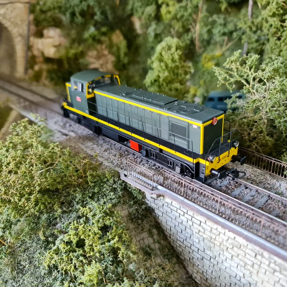 Locomotive Diesel BB63137 Dépôt la Plaine - DCC R37 HO41034DC SNCF - HO - EP III - 4