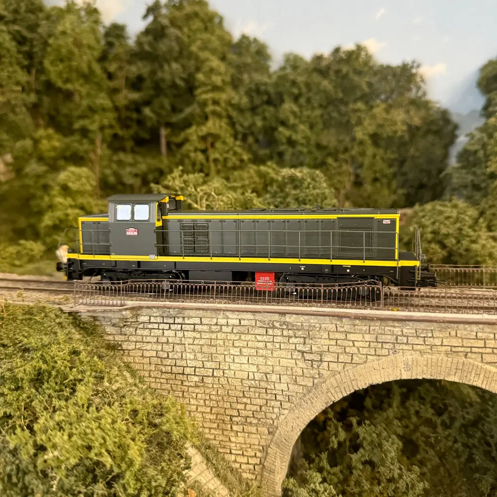 Locomotive Diesel 040 DE 785 - Dépôt Montargis - DCC - R37 HO41105DC SNCF - HO - 5