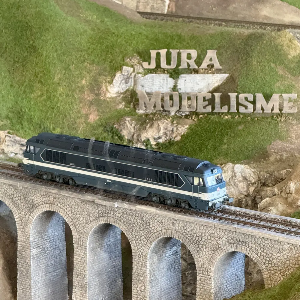 Locomotive diesel CC 70002 - Ree Modèles CC70002S - HO 1/87 - SNCF - Ep III - Digital sound + fumée - 2R - 15