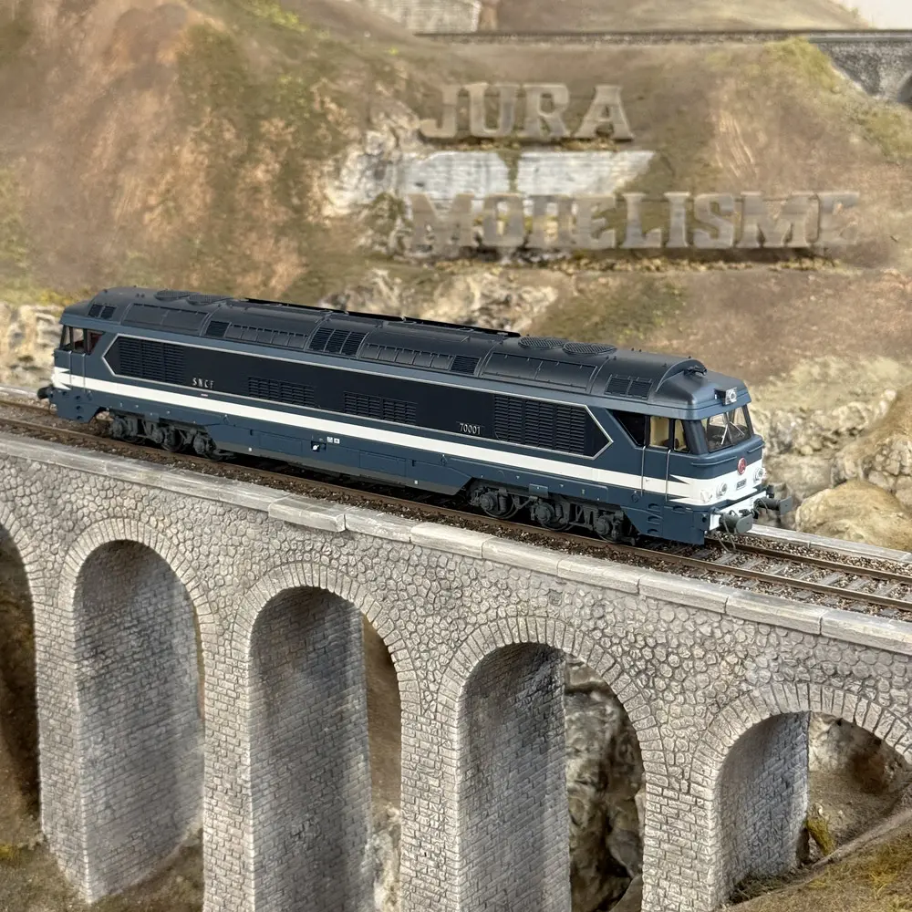 Locomotive diesel CC 70001 - Ree Modèles CC70001SAC - HO 1/87 - SNCF - Ep III - Digital sound fumigène - 3R - 11