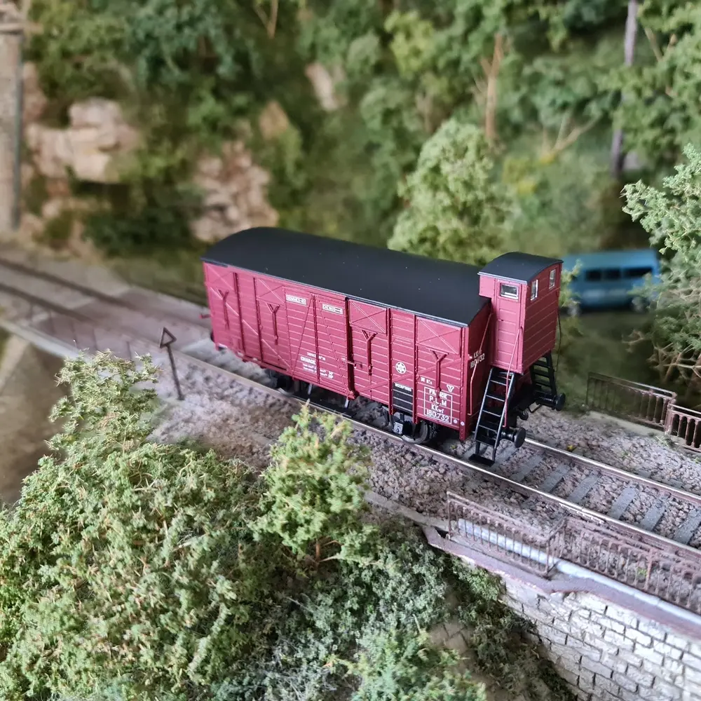 Wagon COUVERT OCEM 19 guérite "PLM" REE MODELES WB686 - SNCF - HO 1/87 - EP II - 4