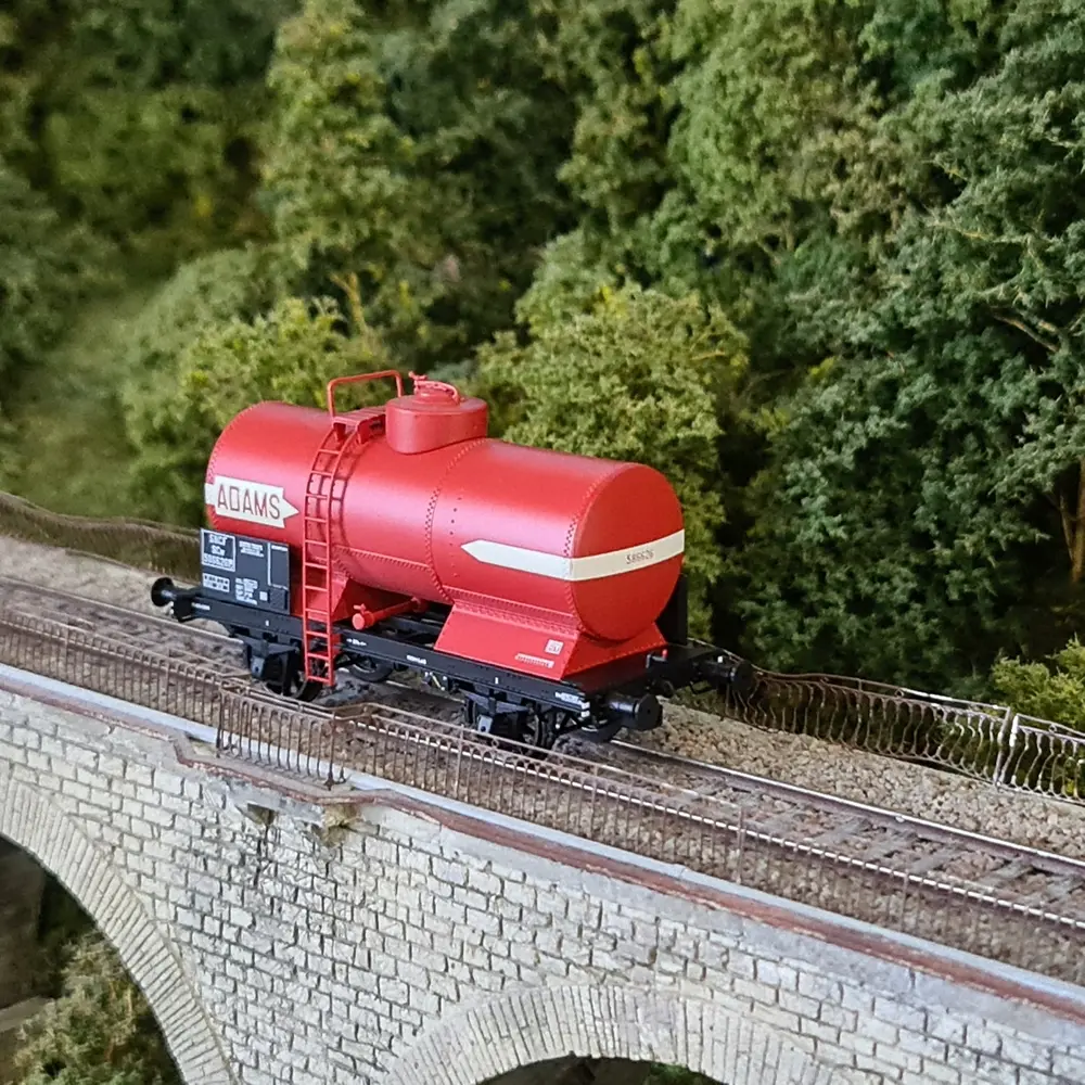  Wagon citerne OCEM 19 de la SNCF, livrée ADAMS - REE MODELES WB-708 - HO 1/87e - 5