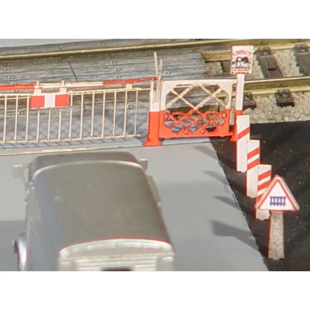 2 Barrières PN Oscillantes + 2 Automatiques - Régions et Compagnies VOI003 - HO 1/87  - 3