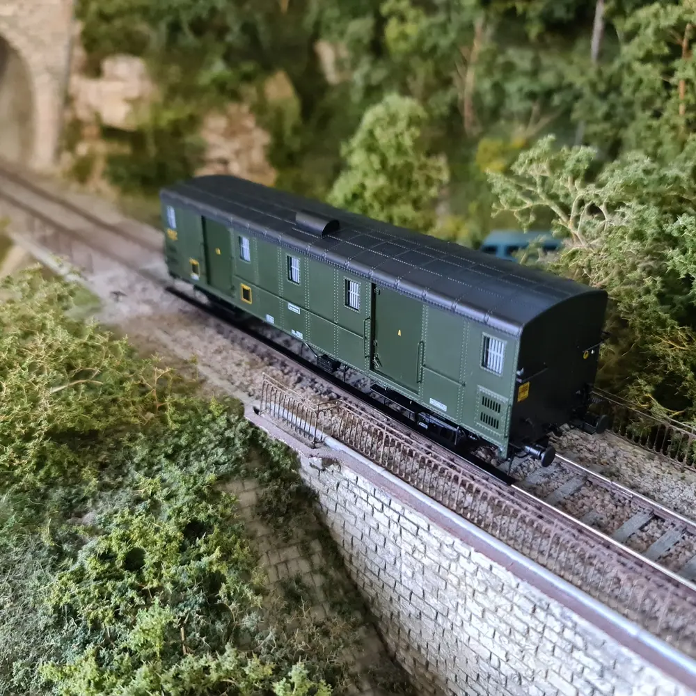 FOURGON OCEM 30 "Battignoles" Vigie - REE MODELES VB111 SNCF - HO 1/87 - EP III - 4