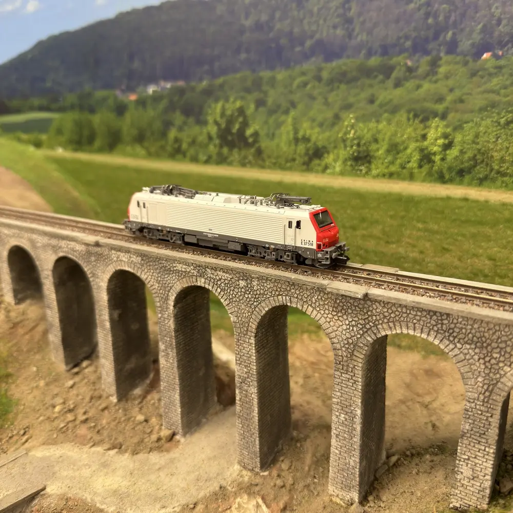 Locomotive Électrique Prima E 37518 CB RAIL - REE MODÈLES NW-301 - N 1/160 - SNCF - EP VI - Analogique - DC - 6