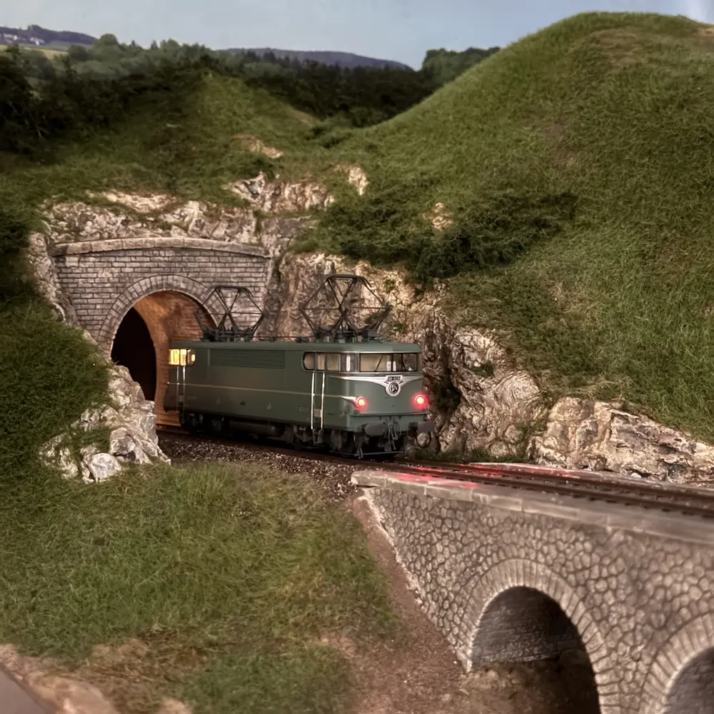 Locomotive électrique BB 9218 - ACC SON - REE Modèles MB203SAC - HO - SNCF - EP IV - 7