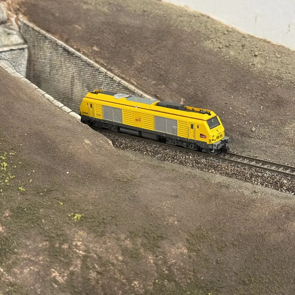Locomotive diesel BB 75085 Infra, sans moteur - Rocky rail 675085D - N 1/160 - SNCF - Ep VI - 6