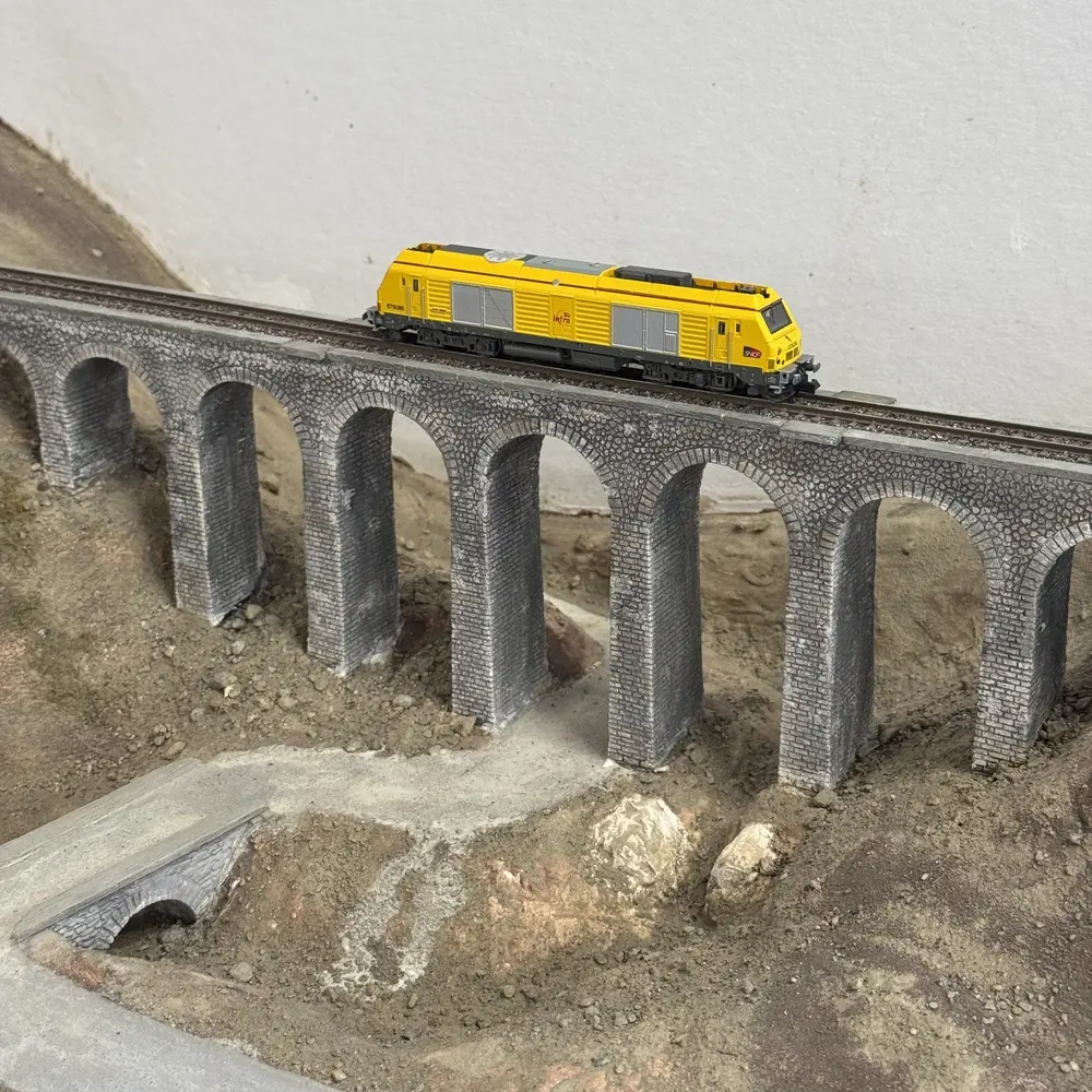 Locomotive diesel BB 75085 Infra, sans moteur - Rocky rail 675085D - N 1/160 - SNCF - Ep VI - 5