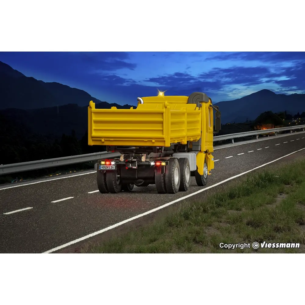 Camion benne motorisé Mercedes-Benz ACTROS Viessmann 8015 - HO 1/87  livrée Jaune - 4