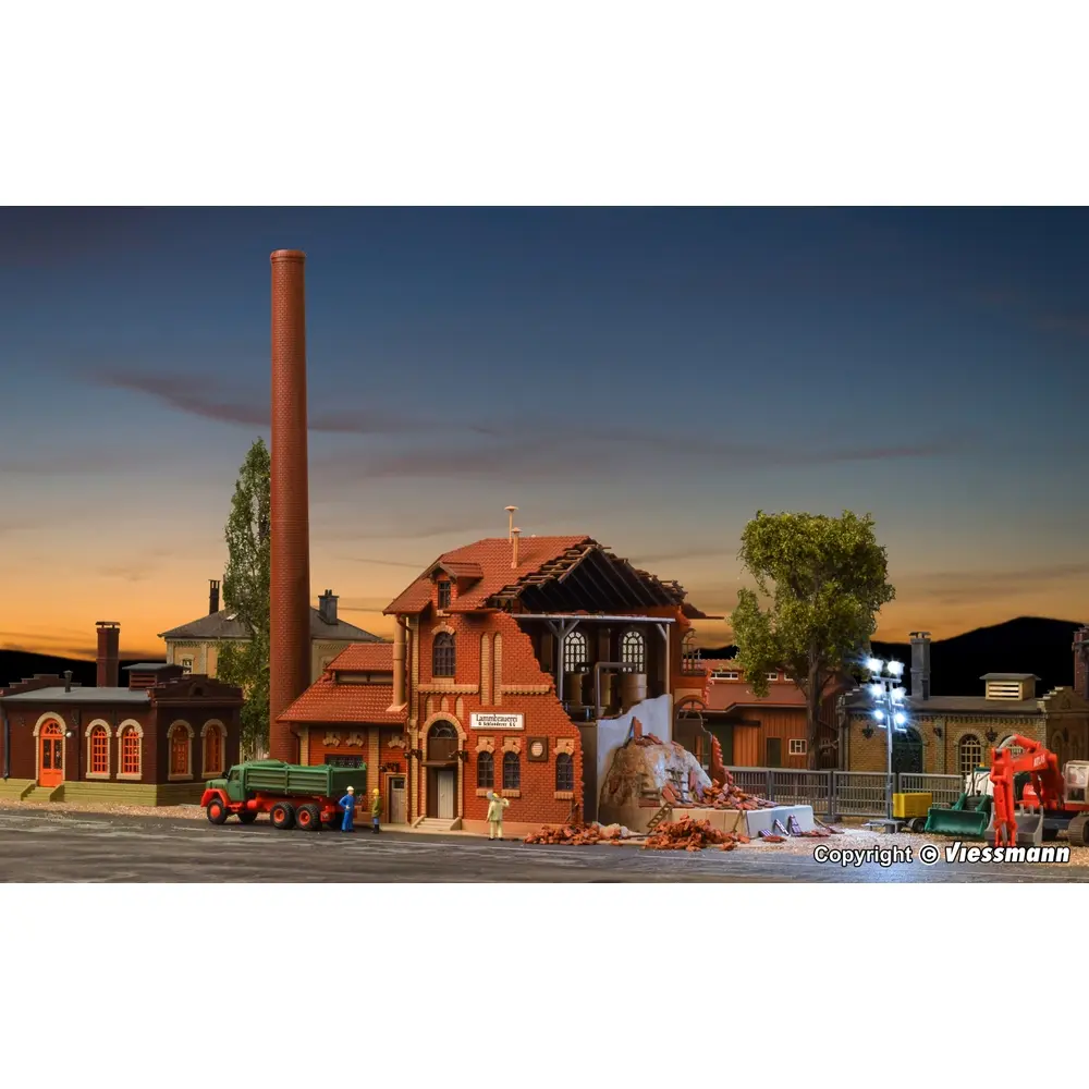 Brasserie en démolition - Vollmer 45621 - HO 1/87 - 340 x 140 x 300 mm - 5