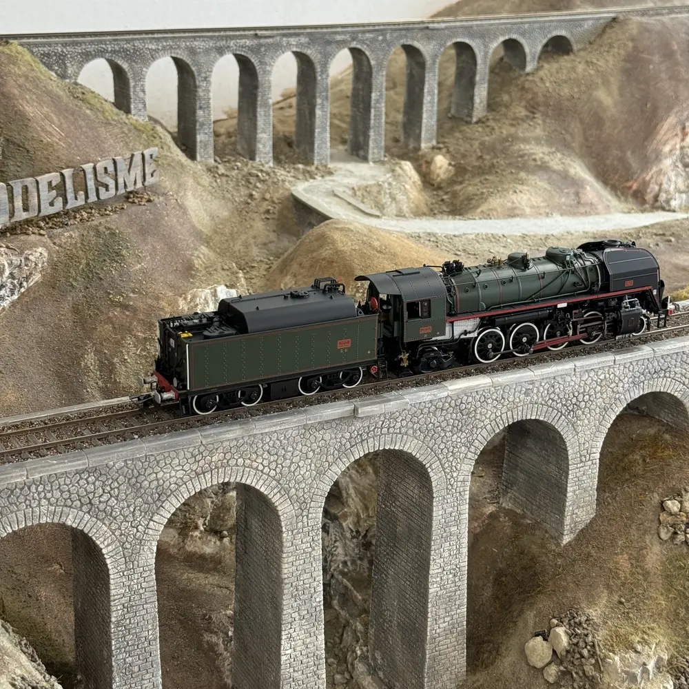 Locomotive à vapeur 141.R.1244 - Trix 25141 - HO 1/87 - SNCF - Ep VI - Digital sound fumigène - 2R - 6